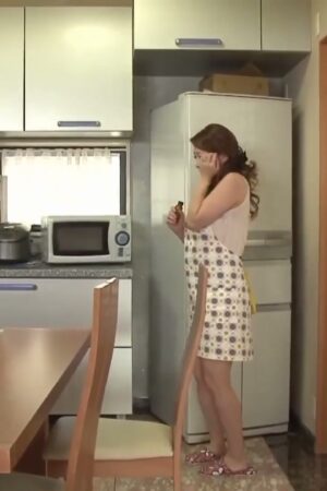 Yumi Kazama và JUX-617: Vụng trộm dồn dập, bùng nổ hoang dại