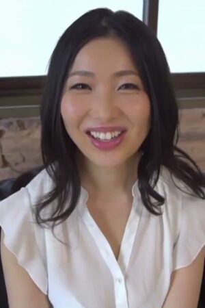 Shuri Satomi cuồng nhiệt MEYD-001: Vùng kín ướt sũng trong trận mây mưa bạo liệt