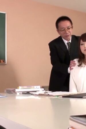 Akiho Yoshizawa: Cô giáo bùng nổ, SNIS-371 dập dồn cuồng nhiệt