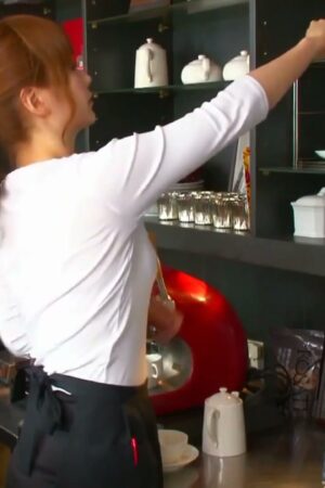 Yui Nishikawa bùng nổ cuồng nhiệt trong MIDE-159: Dịch vụ cafe kích thích tột độ