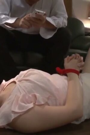 Yui Nishikawa trong MIDE-176: Cuồng nhiệt không lối thoát, va chạm cực độ