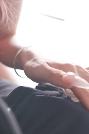 Va chạm điên dại cùng Không – Mã phim Không: Phê pha không lối thoát