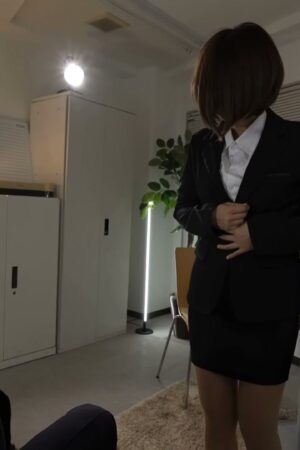 Riko Hoshino và START-448: Màn lột xác chấn động, cô nàng công sở bùng nổ hoang dại